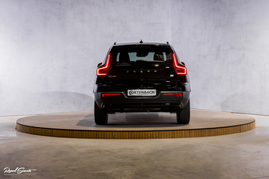 Volvo XC40 1.5 T5 Plug-in hybrid Ultimate Dark | Panorama dak | Adaptieve cruise | Harman Kardon | Blis | Memory |