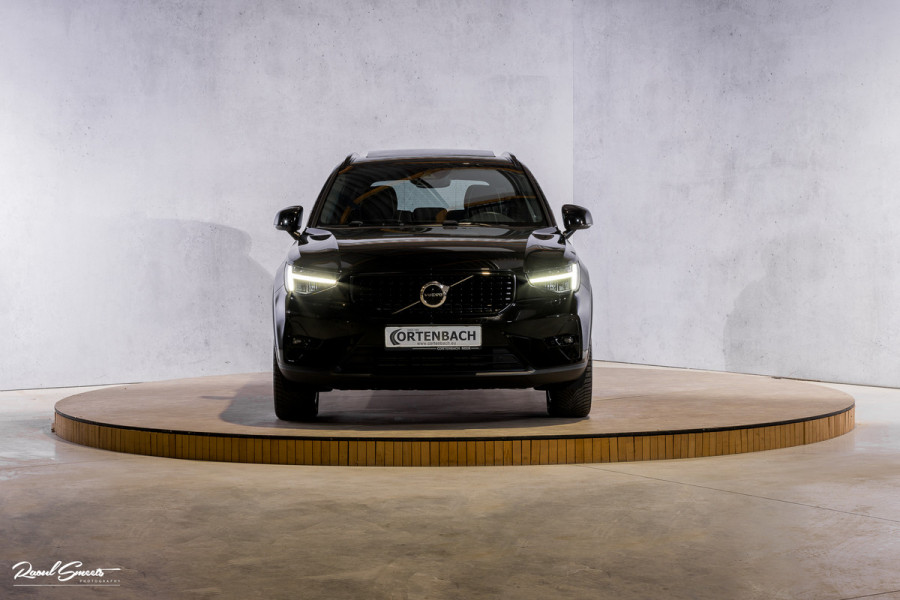 Volvo XC40 1.5 T5 Plug-in hybrid Ultimate Dark | Panorama dak | Adaptieve cruise | Harman Kardon | Blis | Memory |