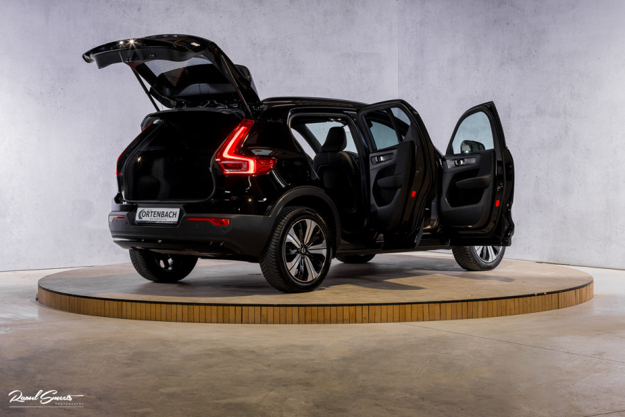 Volvo XC40 1.5 T5 Plug-in hybrid Ultimate Dark | Panorama dak | Adaptieve cruise | Harman Kardon | Blis | Memory |