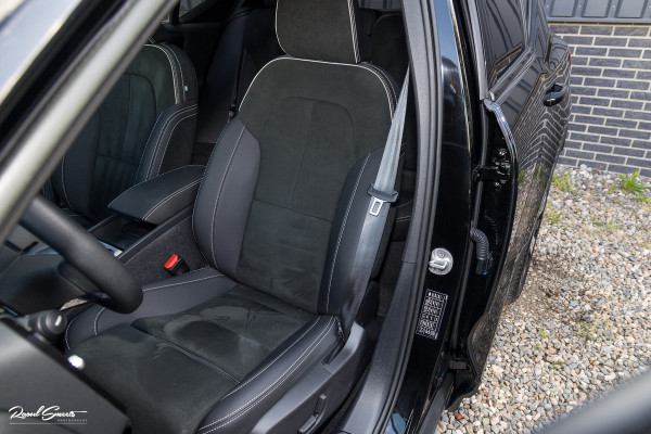 Volvo XC40 1.5 T5 Plug-in hybrid Ultimate Dark | Panorama dak | Adaptieve cruise | Harman Kardon | Blis | Memory |