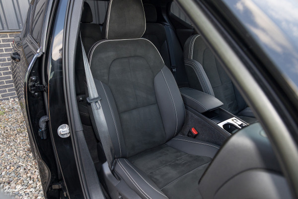 Volvo XC40 1.5 T5 Plug-in hybrid Ultimate Dark | Panorama dak | Adaptieve cruise | Harman Kardon | Blis | Memory |