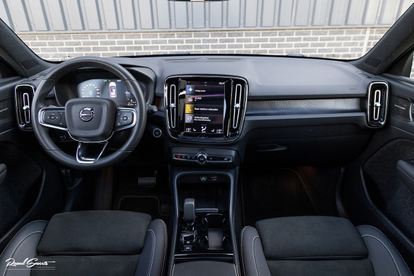 Volvo XC40 1.5 T5 Plug-in hybrid Ultimate Dark | Panorama dak | Adaptieve cruise | Harman Kardon | Blis | Memory |