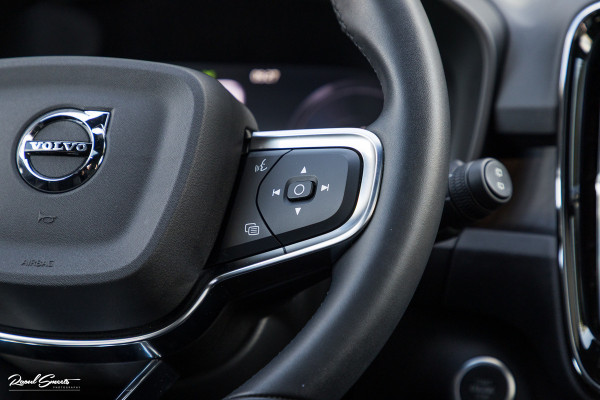 Volvo XC40 1.5 T5 Plug-in hybrid Ultimate Dark | Panorama dak | Adaptieve cruise | Harman Kardon | Blis | Memory |