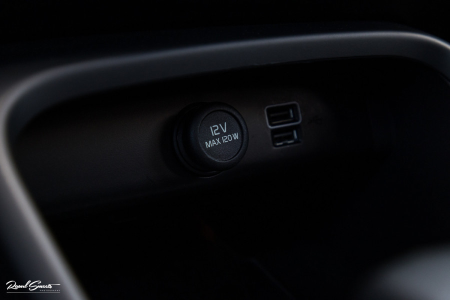 Volvo XC40 1.5 T5 Plug-in hybrid Ultimate Dark | Panorama dak | Adaptieve cruise | Harman Kardon | Blis | Memory |
