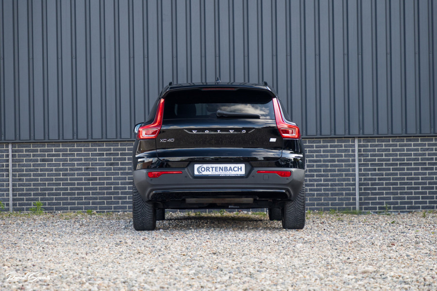 Volvo XC40 1.5 T5 Plug-in hybrid Ultimate Dark | Panorama dak | Adaptieve cruise | Harman Kardon | Blis | Memory |