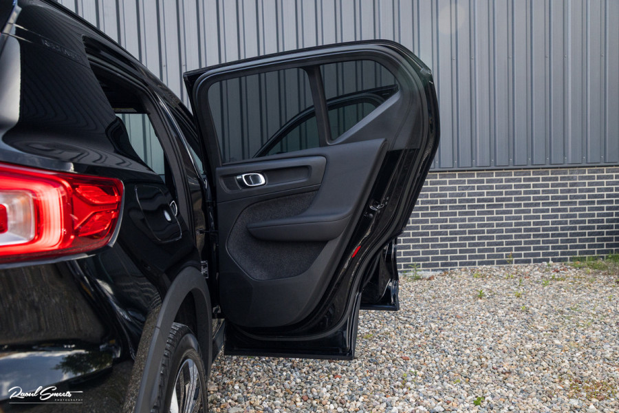 Volvo XC40 1.5 T5 Plug-in hybrid Ultimate Dark | Panorama dak | Adaptieve cruise | Harman Kardon | Blis | Memory |