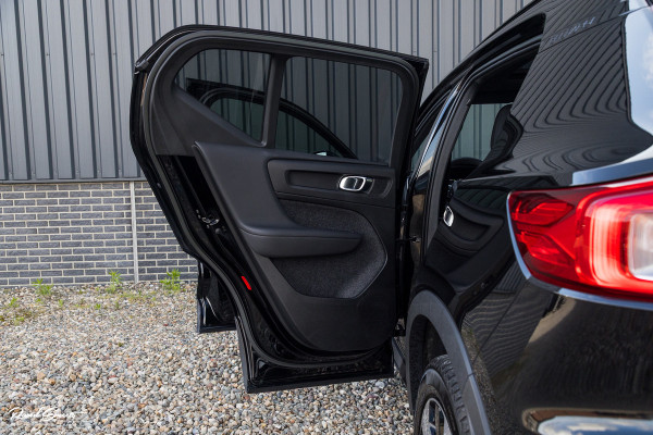 Volvo XC40 1.5 T5 Plug-in hybrid Ultimate Dark | Panorama dak | Adaptieve cruise | Harman Kardon | Blis | Memory |