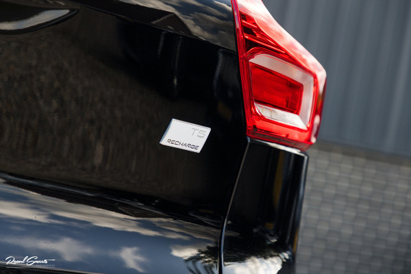 Volvo XC40 1.5 T5 Plug-in hybrid Ultimate Dark | Panorama dak | Adaptieve cruise | Harman Kardon | Blis | Memory |