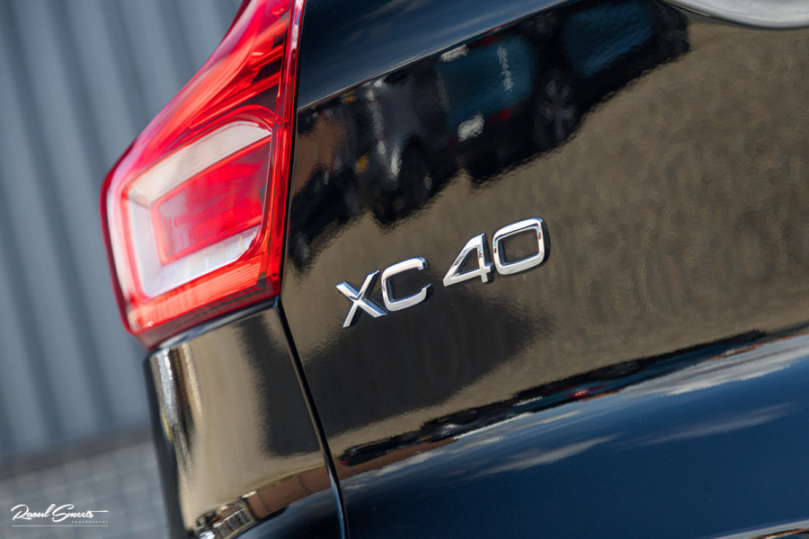 Volvo XC40 1.5 T5 Plug-in hybrid Ultimate Dark | Panorama dak | Adaptieve cruise | Harman Kardon | Blis | Memory |