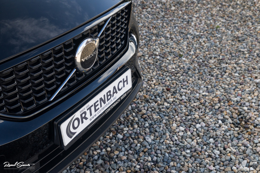 Volvo XC40 1.5 T5 Plug-in hybrid Ultimate Dark | Panorama dak | Adaptieve cruise | Harman Kardon | Blis | Memory |
