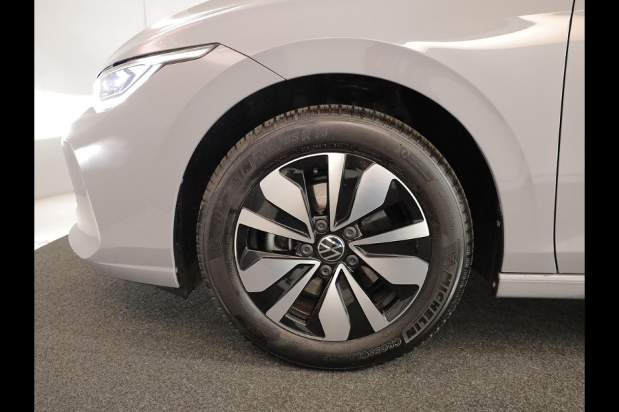 Volkswagen Golf 1.5 eTSI Life Edition GOAL 116 pk Automaat (DSG) | Verlengde garantie | Navigatie | Panoramadak | Parkeersensoren | Autom. airco (3 zones) | Stoelverwarming |
