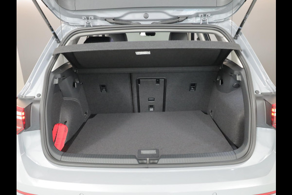 Volkswagen Golf 1.5 eTSI Life Edition GOAL 116 pk Automaat (DSG) | Verlengde garantie | Navigatie | Panoramadak | Parkeersensoren | Autom. airco (3 zones) | Stoelverwarming |