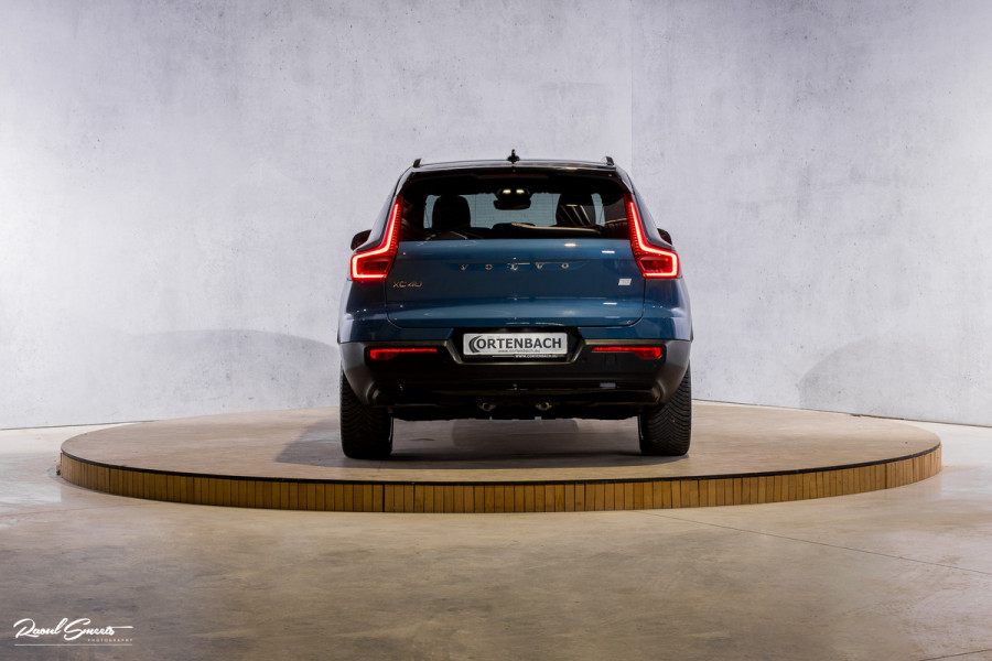 Volvo XC40 Recharge Twin Plus 78 kWh | Adaptieve cruise | Blis | Metallic | Full LED |