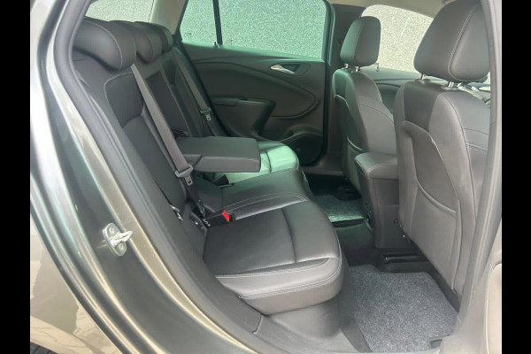 Opel Astra Sports Tourer 1.4 Innovation | TREKHAAK | BLUETOOTH | LEDER | STOEL/STUURVERWARMING | CC | PDC | APK T/M 30-4-2027