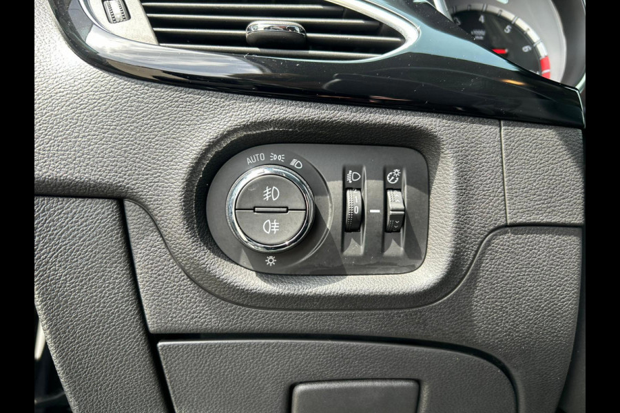 Opel Astra Sports Tourer 1.4 Innovation | TREKHAAK | BLUETOOTH | LEDER | STOEL/STUURVERWARMING | CC | PDC | APK T/M 30-4-2027