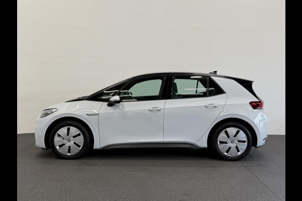 Volkswagen ID.3 Life 58 kWh SOH 92% Navigatie Apple Carplay Android Auto Parkeersensoren Adaptive Cruise Control Stoel- en stuurverwarming Climate Control