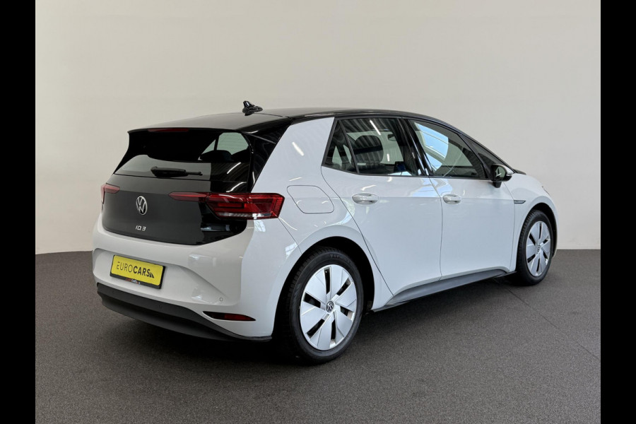 Volkswagen ID.3 Life 58 kWh SOH 92% Navigatie Apple Carplay Android Auto Parkeersensoren Adaptive Cruise Control Stoel- en stuurverwarming Climate Control