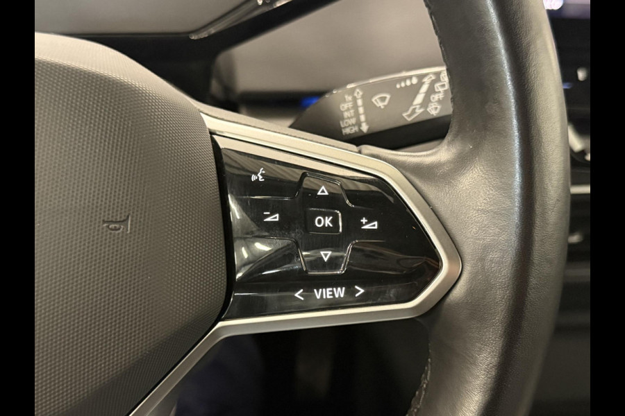 Volkswagen ID.3 Life 58 kWh SOH 92% Navigatie Apple Carplay Android Auto Parkeersensoren Adaptive Cruise Control Stoel- en stuurverwarming Climate Control