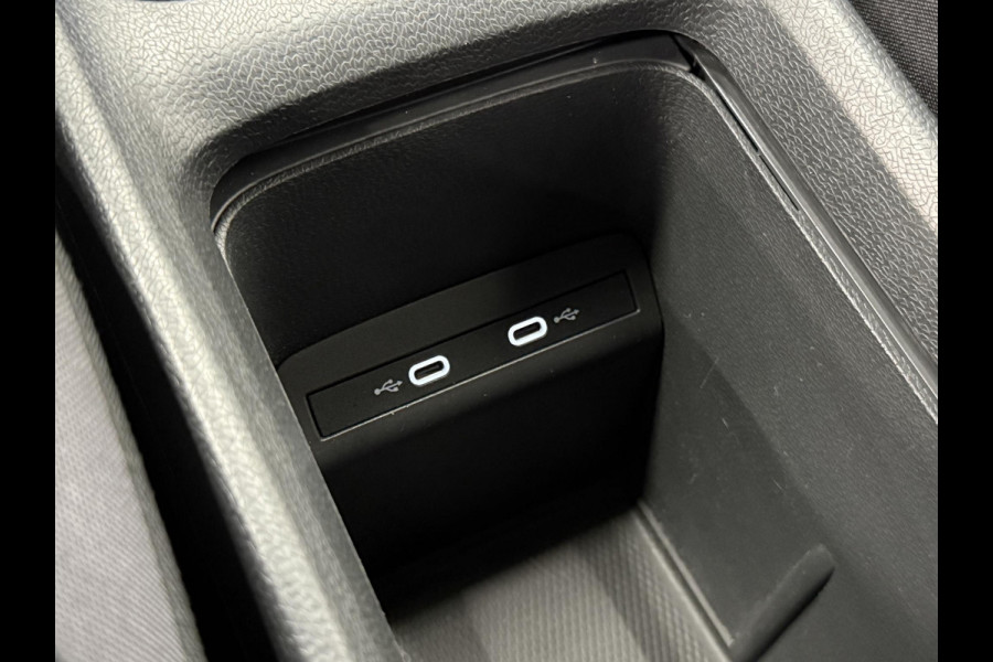Volkswagen ID.3 Life 58 kWh SOH 92% Navigatie Apple Carplay Android Auto Parkeersensoren Adaptive Cruise Control Stoel- en stuurverwarming Climate Control
