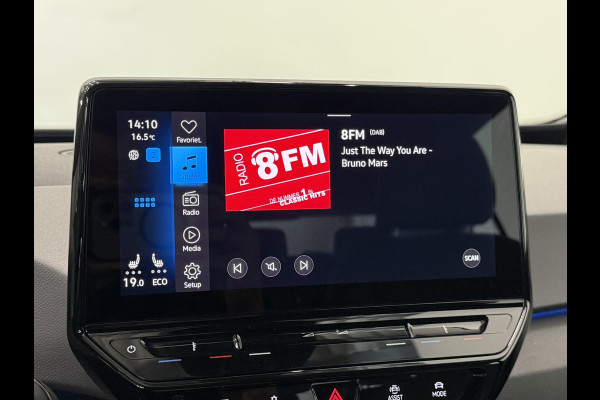 Volkswagen ID.3 Life 58 kWh SOH 92% Navigatie Apple Carplay Android Auto Parkeersensoren Adaptive Cruise Control Stoel- en stuurverwarming Climate Control