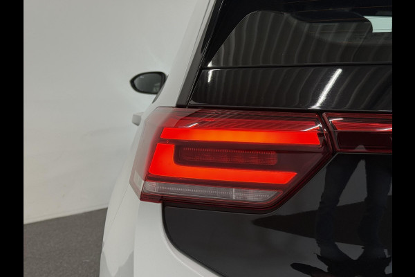 Volkswagen ID.3 Life 58 kWh SOH 92% Navigatie Apple Carplay Android Auto Parkeersensoren Adaptive Cruise Control Stoel- en stuurverwarming Climate Control