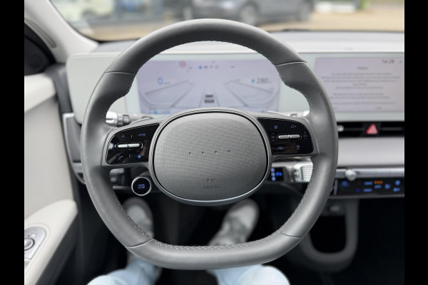 Hyundai IONIQ 5 Connect 77.4 kWh SOH 99%| WARMTEPOMP| HYUNDAI GARANTIE T/M 07-2028| ACHTERBANK VERWARMD| AFNEEMBARE TREKHAAK| ELEK. STOELEN| ADAPTIVE CRUISE CONTROL| DEALER ONDERHOUDEN| STOEL + STUURVERWARMING