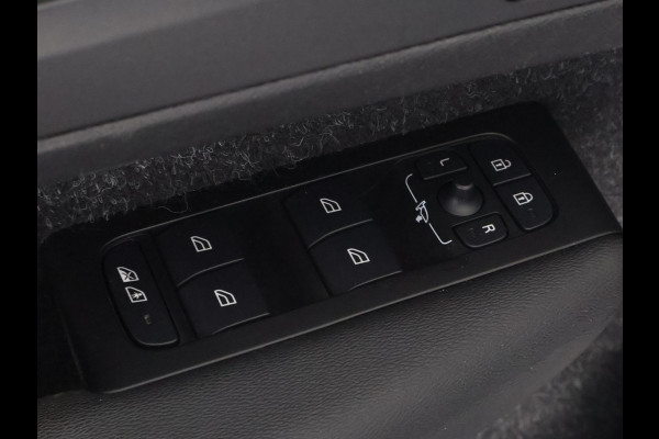 Volvo XC40 Recharge P8 AWD R-Design Two-Tone | Apple Carplay & AndroidAUTO | Camera |