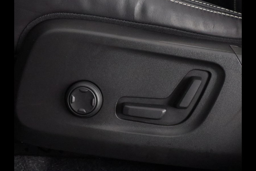 Volvo XC40 Recharge P8 AWD R-Design Two-Tone | Apple Carplay & AndroidAUTO | Camera |