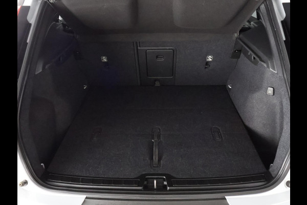 Volvo XC40 Recharge P8 AWD R-Design Two-Tone | Apple Carplay & AndroidAUTO | Camera |