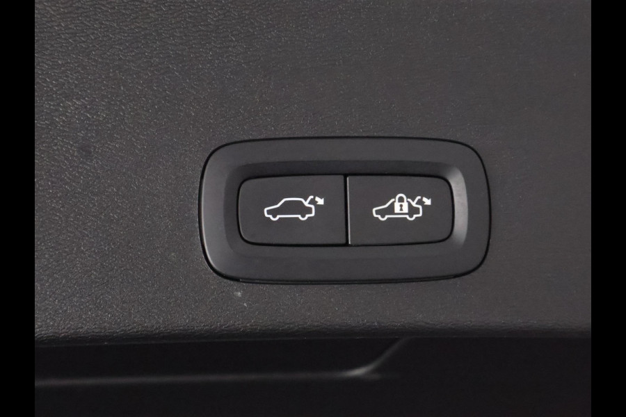 Volvo XC40 Recharge P8 AWD R-Design Two-Tone | Apple Carplay & AndroidAUTO | Camera |