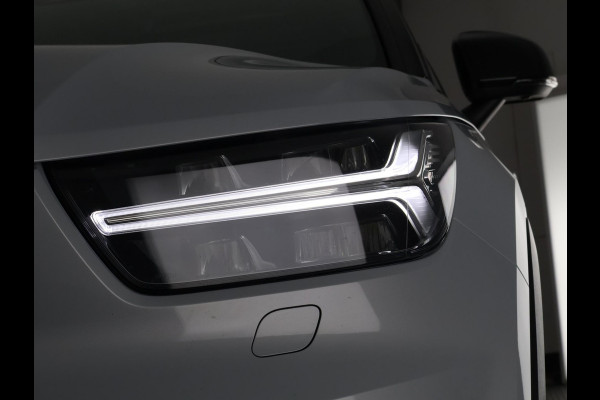 Volvo XC40 Recharge P8 AWD R-Design Two-Tone | Apple Carplay & AndroidAUTO | Camera |