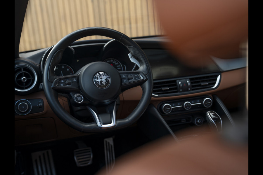 Alfa Romeo Giulia 2.0T Veloce AWD 280pk | Pano-dak | Harman/Kardon | Verde Visconti