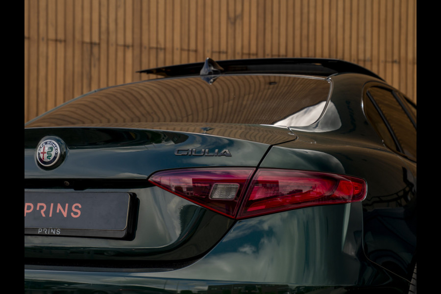 Alfa Romeo Giulia 2.0T Veloce AWD 280pk | Pano-dak | Harman/Kardon | Verde Visconti