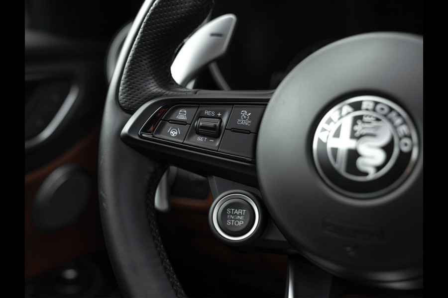 Alfa Romeo Giulia 2.0T Veloce AWD 280pk | Pano-dak | Harman/Kardon | Verde Visconti