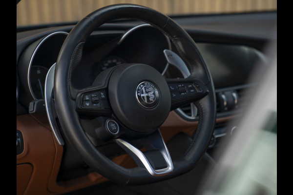 Alfa Romeo Giulia 2.0T Veloce AWD 280pk | Pano-dak | Harman/Kardon | Verde Visconti