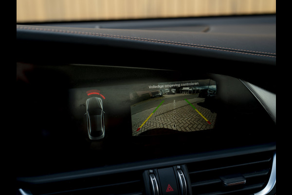 Alfa Romeo Giulia 2.0T Veloce AWD 280pk | Pano-dak | Harman/Kardon | Verde Visconti