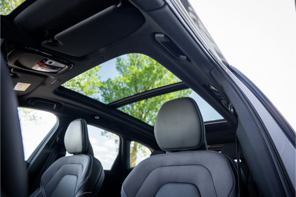 Volvo XC60 2.0 T6 Plug-in hybrid AWD Plus Black Edition **H&K**HUD** **PANODAK** Facelift!!