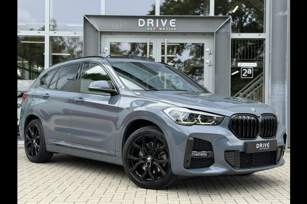 BMW X1 xDrive25e High Ex. M-Sport |Pano|ACC|HUD|Memory|Cam|Trekhaak|Sfeer|19"