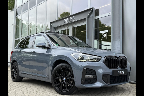 BMW X1 xDrive25e High Ex. M-Sport |Pano|ACC|HUD|Memory|Cam|Trekhaak|Sfeer|19"