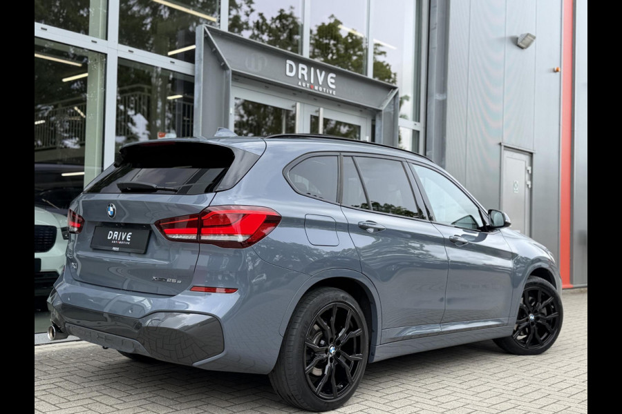 BMW X1 xDrive25e High Ex. M-Sport |Pano|ACC|HUD|Memory|Cam|Trekhaak|Sfeer|19"