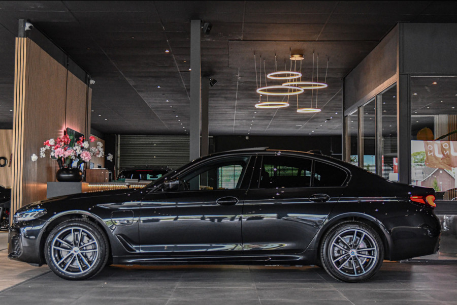 BMW 5 Serie 520e M-Sport, [SoH 90%], Shadow Line, Laser, Memory, HUD, Camera, Carplay, Ambient,