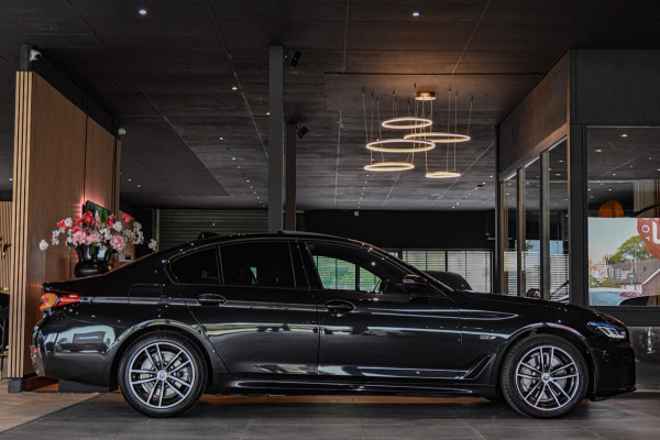 BMW 5 Serie 520e M-Sport, [SoH 90%], Shadow Line, Laser, Memory, HUD, Camera, Carplay, Ambient,