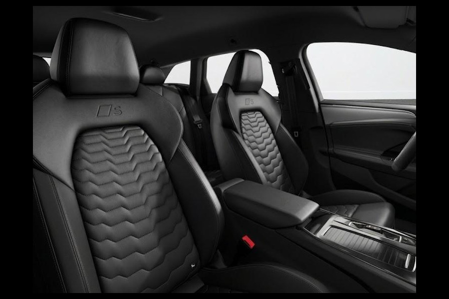 Audi A6 Avant e-tron S edition 83 kWh 286 pk | Optiekpakket zwart-glanzend | Sportstoel leder zwart | Privacy glas | Trekhaak, elektr. wegklapbaar |
