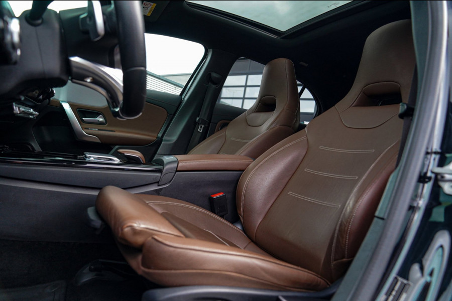 Mercedes-Benz A-Klasse 200 AMG / A35 Look | Panorama | Luxe Leder | Stoelverwarming | Sfeerverlichting | 360 cam | Cruise control