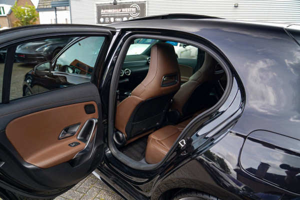 Mercedes-Benz A-Klasse 200 AMG / A35 Look | Panorama | Luxe Leder | Stoelverwarming | Sfeerverlichting | 360 cam | Cruise control