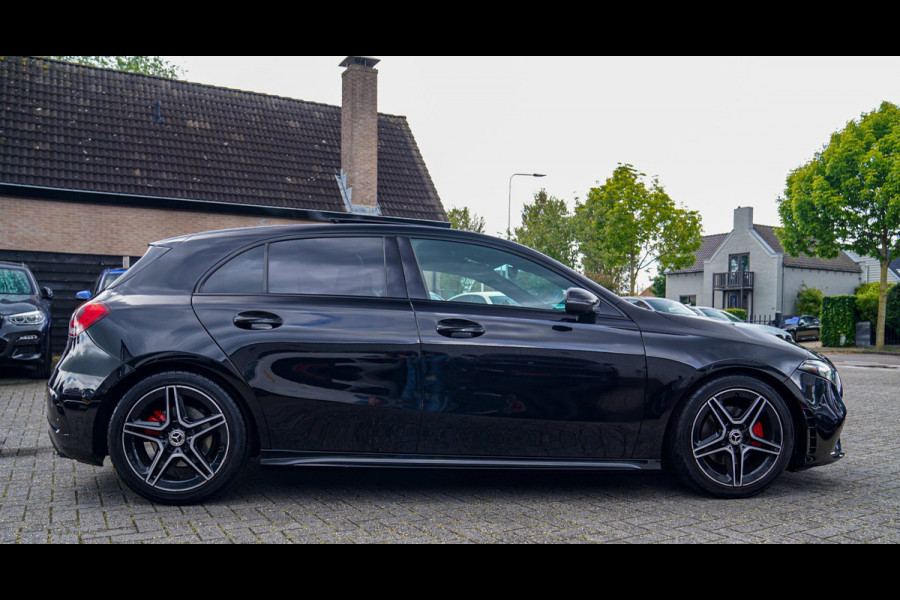 Mercedes-Benz A-Klasse 200 AMG / A35 Look | Panorama | Luxe Leder | Stoelverwarming | Sfeerverlichting | 360 cam | Cruise control