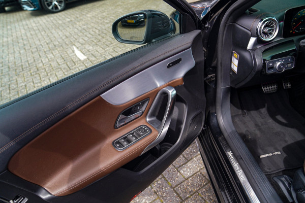 Mercedes-Benz A-Klasse 200 AMG / A35 Look | Panorama | Luxe Leder | Stoelverwarming | Sfeerverlichting | 360 cam | Cruise control