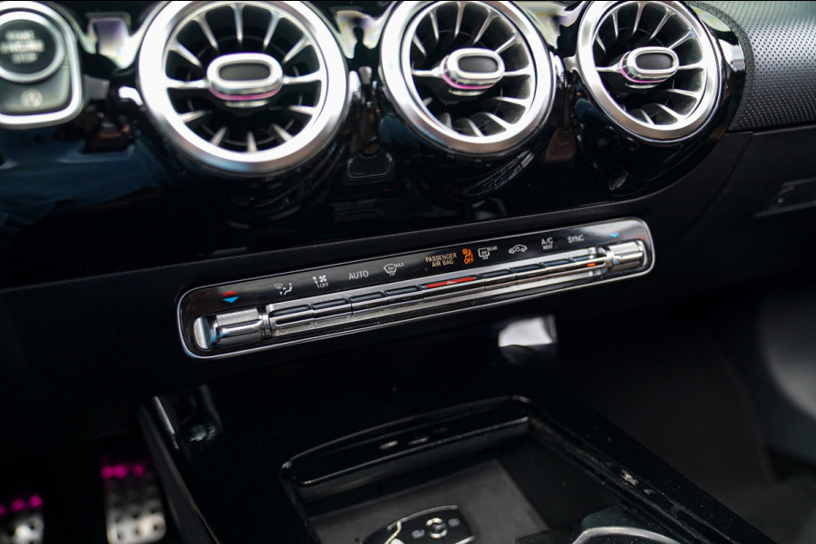 Mercedes-Benz A-Klasse 200 AMG / A35 Look | Panorama | Luxe Leder | Stoelverwarming | Sfeerverlichting | 360 cam | Cruise control