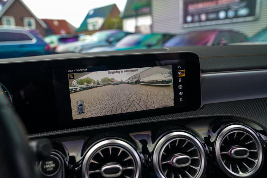 Mercedes-Benz A-Klasse 200 AMG / A35 Look | Panorama | Luxe Leder | Stoelverwarming | Sfeerverlichting | 360 cam | Cruise control