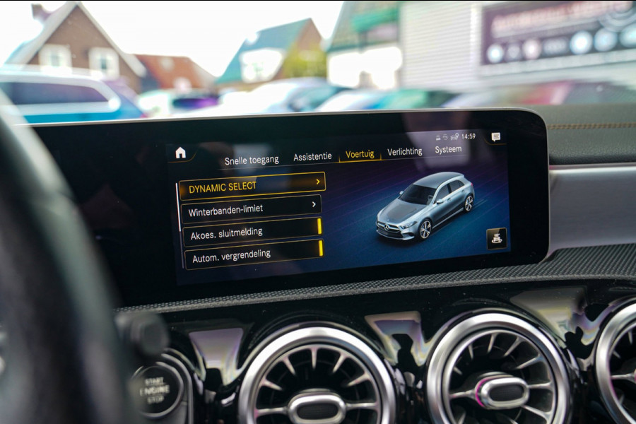 Mercedes-Benz A-Klasse 200 AMG / A35 Look | Panorama | Luxe Leder | Stoelverwarming | Sfeerverlichting | 360 cam | Cruise control